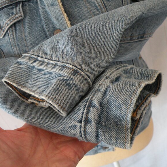 Levis Strauss & Co. women’s Jean Jacket size Medium With Sherpa Fleece Lining - Picture 16 of 16